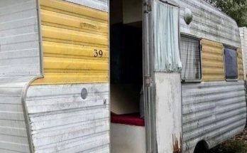 Homeless Lady Given Free “Ugly” Abandoned Trailer, But Wait Till You See What She Made Of It