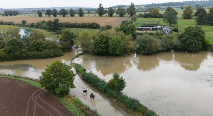 UK weather: New yellow warning issued prompting fears of more flooding