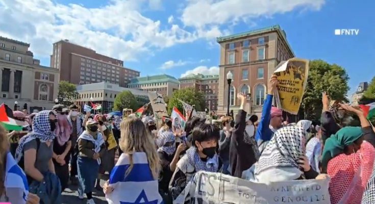 Two very brave girls standing up to the pro-terror mob that is celebrating the October 7 atrocities at Columbia University